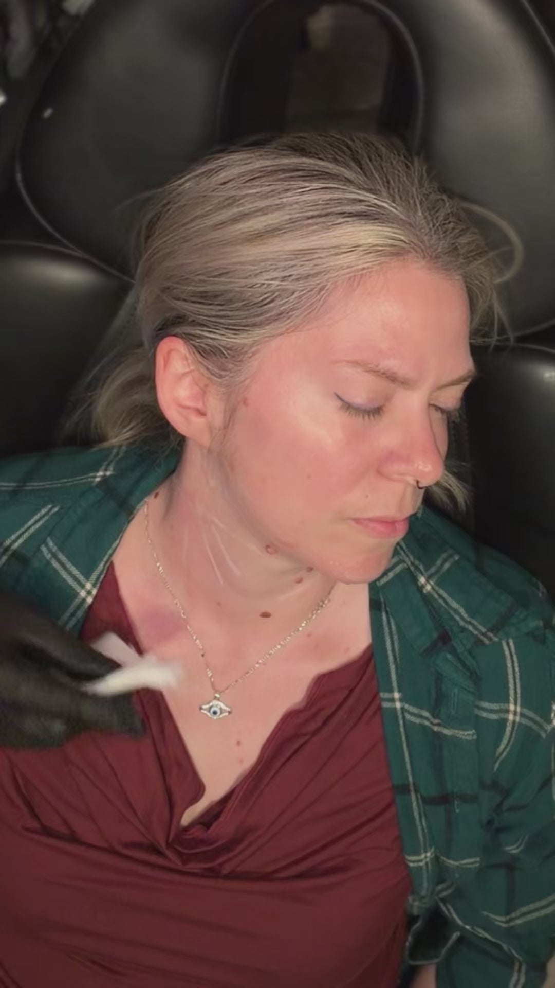 Load video: The Gold Protocol Neck Sculpting at FRZN Aesthetics in Frisco Texas